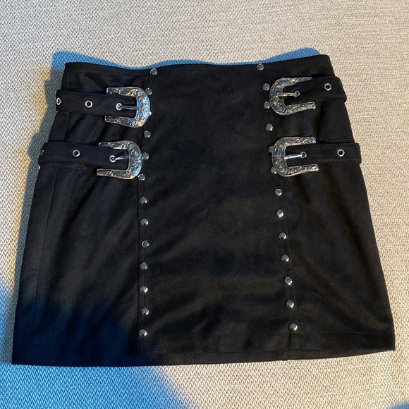 NWOT Forever 21 Studded Black Mini Skirt with Adjustable Belts - Picture 3 of 8
